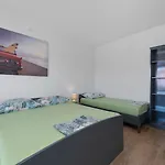 Uga2 Apartman *