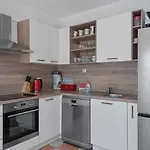 Uga2 Apartman *