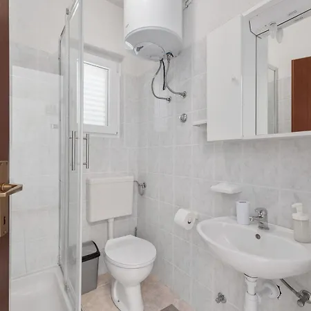 Uga2 Apartamento Mandre