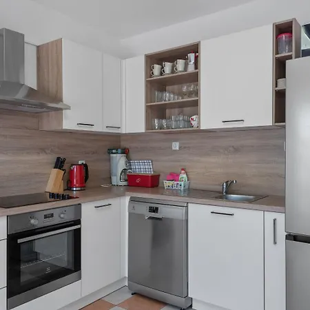 Uga2 Apartamento *