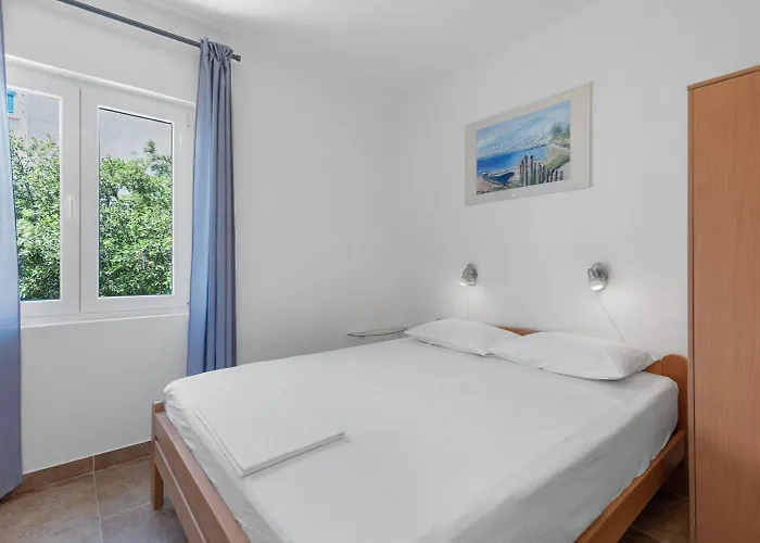 Uga2 Apartament *