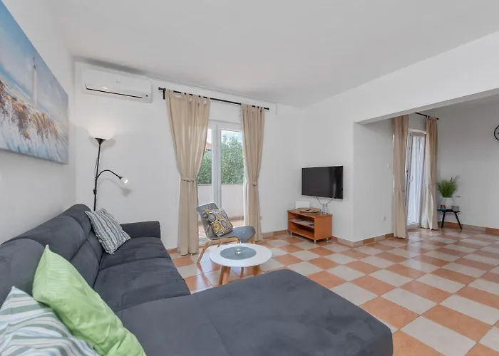 Uga2 Apartament Mandre