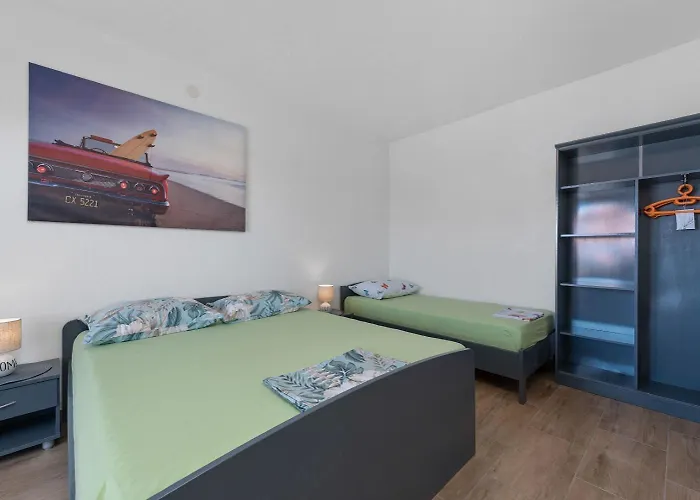 Uga2 Apartament *