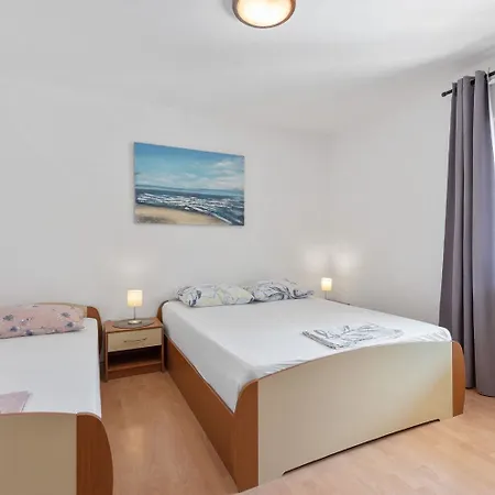 Apartman Uga2 *