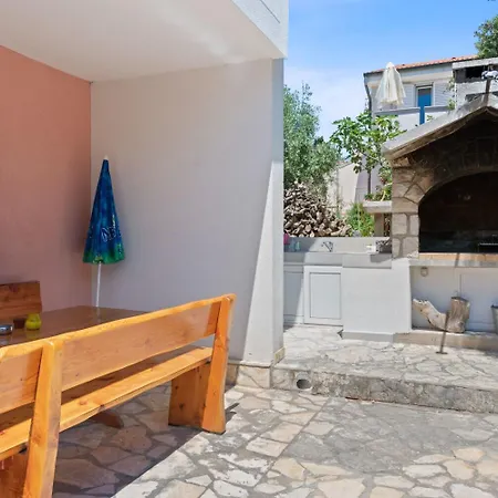 Uga2 Apartman Mandre