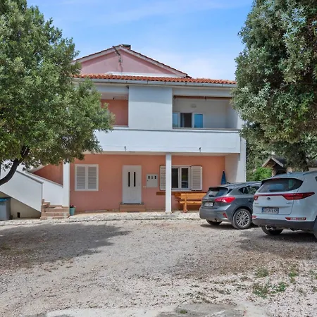 Uga2 Apartman Mandre